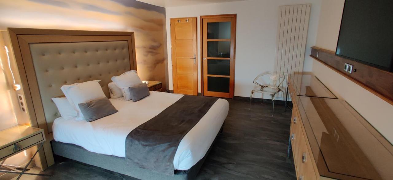 Hotel Et Spa Le Lion D'Or Pont-Évêque Exteriör bild