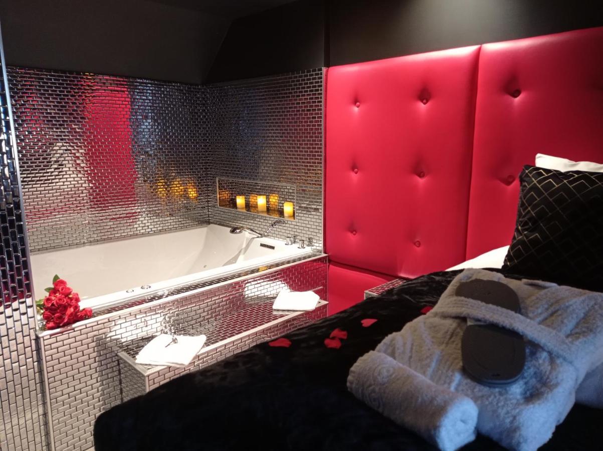Hotel Et Spa Le Lion D'Or Pont-Évêque Exteriör bild