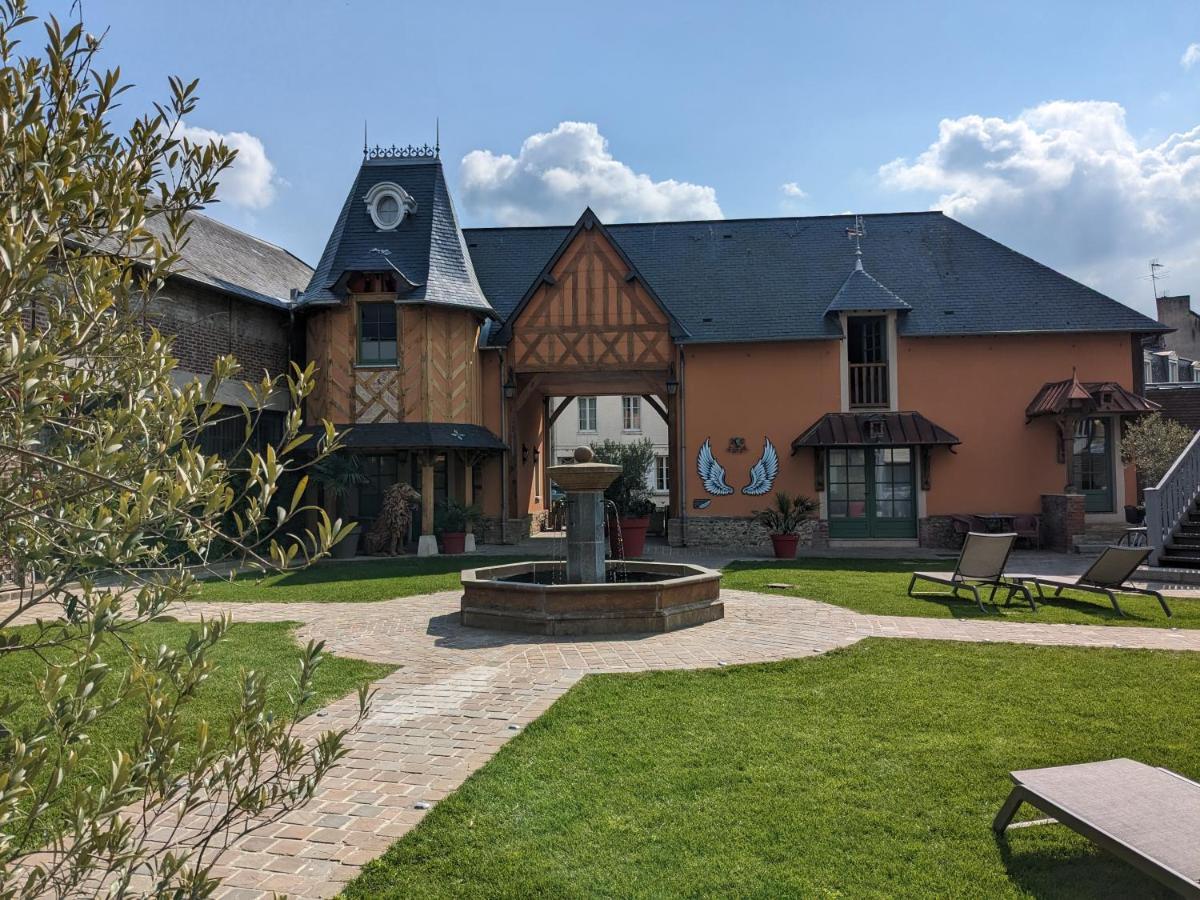 Hotel Et Spa Le Lion D'Or Pont-Évêque Exteriör bild
